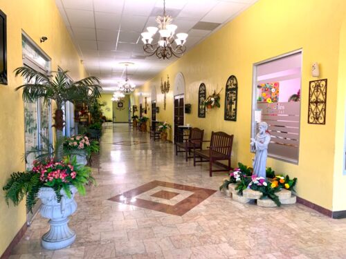 • Amplias y modernas facilidades para satisfacer tu necesidad en el momento del dolor
• Visítanos, verás que somos los mejores
• Aceptamos la mayoría de los planes y tarjetas de crédito