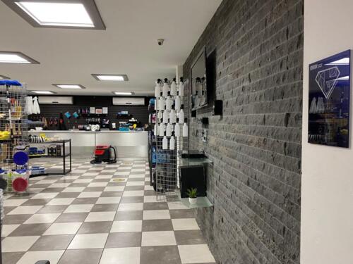                                                                                             • Refinamiento estético automotriz
• Tienda de productos
• Herramientas y Accesorios para el cuidado estético automotriz
• Taller de servicios de detallado profesional de autos:
• Químicos
• Herramientas
• Lavado de carro
                                                                                    