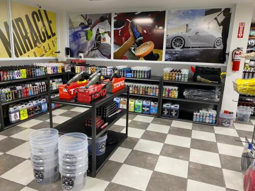                                                                                             • Refinamiento estético automotriz
• Tienda de productos
• Herramientas y Accesorios para el cuidado estético automotriz
• Taller de servicios de detallado profesional de autos:
• Químicos
• Herramientas
• Lavado de carro
                                                                                    