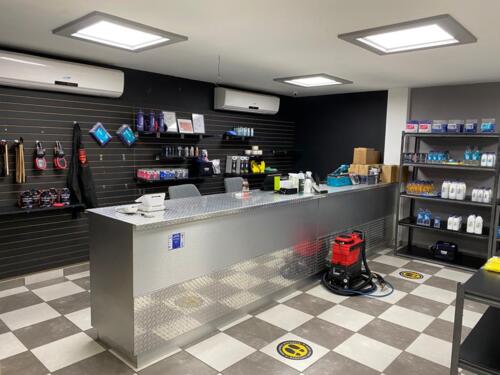                                                                                             • Refinamiento estético automotriz
• Tienda de productos
• Herramientas y Accesorios para el cuidado estético automotriz
• Taller de servicios de detallado profesional de autos:
• Químicos
• Herramientas
• Lavado de carro
                                                                                    