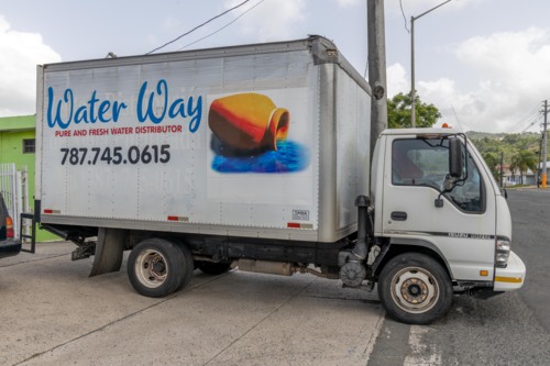                                                                                            • Tratamiento y Purificación de agua para venta
• Sanitación de botellones por dentro y por fuera
• Envasamos botellones y galones para venta al detal y al por mayor.
• Realizamos entregas al centro, este y noreste.
• Dispensadores de metal, plásticos y cerámica
• Bombas de agua manual y de batería
• Rack para organizar los botellones
• Contamos con water-coolers
• Cajas de cono (vasos)
                                                                                    