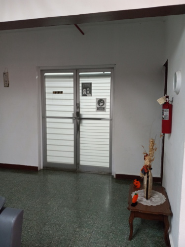 Seniors Citizens Home
Cuido 24/7
Trabajador social
Enfermería
Médico On Call
Líder recreativo
Habitaciones semiprivadas
Salón de actividades
Áreas recreativas
Planta eléctrica
Cisterna de agua potable
Servicio de laboratorio y farmacia en el hogar
Cámaras de seguridad 24/7