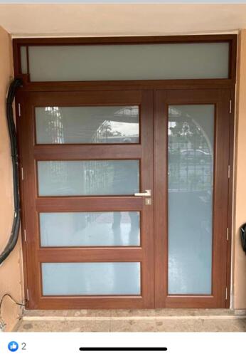 Cotizamos en la comodidad de su hogar. Puertas y ventanas de seguridad en aluminio y cristal. Trabajamos 5 días laborables.