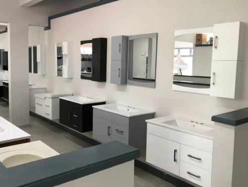                                                                                             • Ferretería en general

Materiales para construcción:
• Varilla, cemento, bloque, arena, piedra, etc.
• Madera
• Pinturas
• Selladores
• Plomería
• Electricidad
• Gabinetes de cocina
• Vanities de baño
• Espejos
• Cortinas
• Mezcladoras para fregaderos, lavamanos y duchas
• Cisternas
• Motores para cisternas
• Herramientas
• Artículos para el hogar y más..
                                                                                    