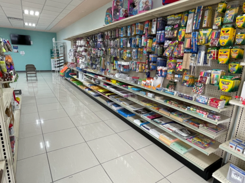                                                                                             Farmacia Las Catalinas
• Despacho de Medicamentos con Receta
• Consulta por Doctor en Farmacia
• Medicamentos ¨Over the Counter¨
• Vacunación
• Artículos de Primera Necesidad
• Copias y Fax
• Artículos Escolares
• Mini-Colmado 
• Ferreteria
                                                                                    