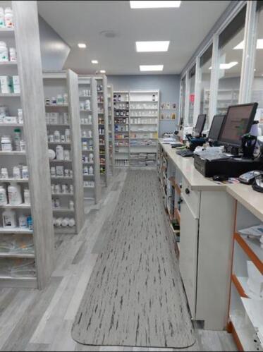 • Farmacia
• Medicamentos
• Regalos
• Perfumería
• Maquillaje
• Envolturas de regalo
• Efectos escolares
• Venta Loto
• Productos Naturales