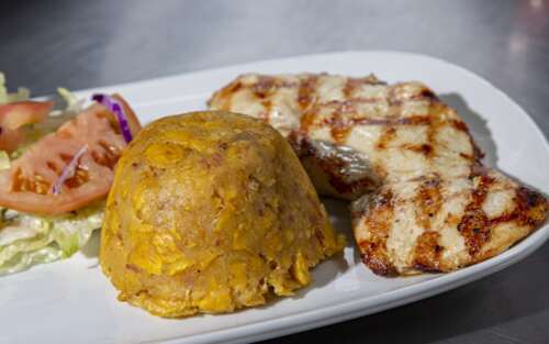                                                                                             • Atendemos directamente y hacemos reservaciones para grupos o alguna ocasión especial de esa manera podemos atenderte como te mereces con el mejor sabor y atención.
                                                                                    