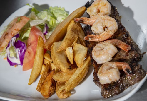                                                                                             • Atendemos directamente y hacemos reservaciones para grupos o alguna ocasión especial de esa manera podemos atenderte como te mereces con el mejor sabor y atención.
                                                                                    