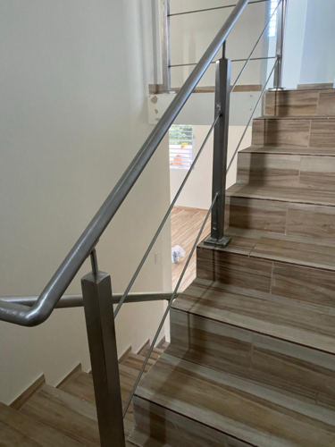 JW Aluminum Construction
Barandales