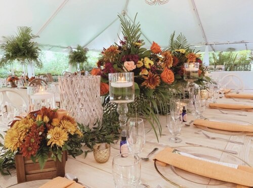 • Decoraciones corporativas
• Decoraciones sociales
• Boda de destino
• Coordinación completa
• Coordinación parcial
• Coordinación de un día
• Diseño y Decoración
• Eventos corporativos