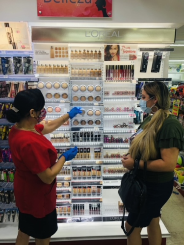                                                                                             • Etiquetas parlantes (para personas no videntes)
• Foto Receta -Vía texto/WhatsApp
• Despacho de recetas enviadas por email, fax, e-prescribing (receta electrónica)
• Entrega de medicamentos a tu hogar Delivery
• Servicio Especializado a Hogares de Envejecientes
• Centro de Vacunación
• Equipo Médico (andadores, muletas, sillas y más)
• Colecturía Digital (sellos, certificados, licencias)
• Fotografía (real de ID, Pasaportes, Impresiones)
• Pago de facturas (AEE, AAA, Teléfono, Cable)
• Recarga de tarjetas y celulares
• Lotería electrónica
• Efectos Escolares (trabajos, láminas y más)
• Fotocopias y envío de fax
• Joyería fina
• Productos de belleza
• Carteras finas
• Envoltura de regalos
• Motivos de cumpleaños (globos-helio)
• Productos para bebé
• Perfumería
• Efectos religiosos
• Tarjetas de regalos (videojuegos y más)
• Juguetes
• Productos para mascotas
• Recetas parlantes
                                                                                    