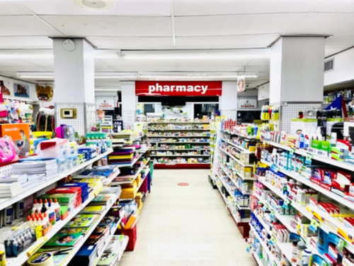                                                                                             • Etiquetas parlantes (para personas no videntes)
• Foto Receta -Vía texto/WhatsApp
• Despacho de recetas enviadas por email, fax, e-prescribing (receta electrónica)
• Entrega de medicamentos a tu hogar Delivery
• Servicio Especializado a Hogares de Envejecientes
• Centro de Vacunación
• Equipo Médico (andadores, muletas, sillas y más)
• Colecturía Digital (sellos, certificados, licencias)
• Fotografía (real de ID, Pasaportes, Impresiones)
• Pago de facturas (AEE, AAA, Teléfono, Cable)
• Recarga de tarjetas y celulares
• Lotería electrónica
• Efectos Escolares (trabajos, láminas y más)
• Fotocopias y envío de fax
• Joyería fina
• Productos de belleza
• Carteras finas
• Envoltura de regalos
• Motivos de cumpleaños (globos-helio)
• Productos para bebé
• Perfumería
• Efectos religiosos
• Tarjetas de regalos (videojuegos y más)
• Juguetes
• Productos para mascotas
• Recetas parlantes
                                                                                    