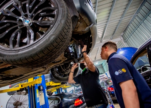                                                                                             EUROTECHNIQUES
Reparación autos europeos
taller de mecánica
taller de mecánica en Bayamón
reparación de carros japoneses 
mantenimiento para carros
                                                                                    