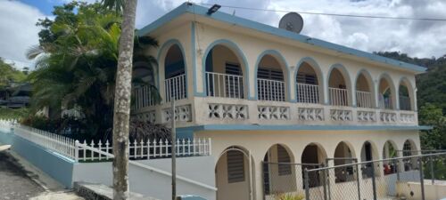                                                                                             Servicio de cuidado a envejecientes las 24 horas del día los 7 días de la semana. Atendido por sus propios dueños en un ambiente familiar. Enfermeras y personal altamente calificado. Menú balanceados 3 comidas y 3 meriendas, cisterna de agua, planta eléctrica, laundry y actividades diarias.
                                                                                    