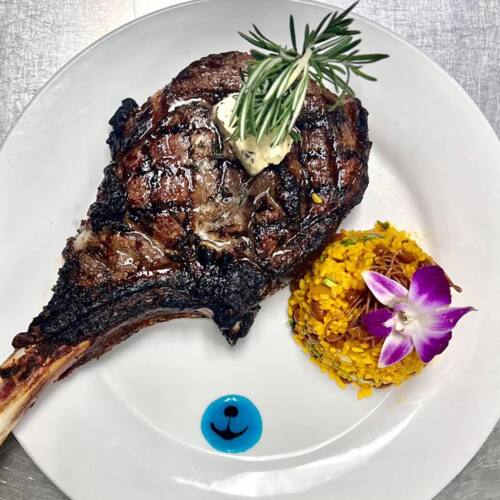                                                                                             D'Landing Bar & Restaurant
• Especialidad en mariscos y carnes
• Comida Criolla
• Picadera
• Coctelería
• Brunch (sábados y domingos)
• Somos Pet Friendly
• Contamos con estacionamiento exclusivo
• Salón con aire acondicionado
• Mesas y sillas al aire libre
• Música en vivo los domingos
                                                                                    