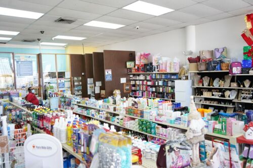                                                                                             Farmacia Keitha
Servicios:
• Copias
• Fax
• Entrega al hogar

Productos:
• Recetario
• Mercancía de primera necesidad
• Tienda de regalos
• Joyería
• Carteras
• Perfumería
• Maquillajes
• Productos de cabello
• Productos de cuidado de piel
• Tarjetas postales
• Misceláneos
• Equipo médico
• Vitaminas
• Productos naturales
• Medicamentos over the counter
                                                                                    