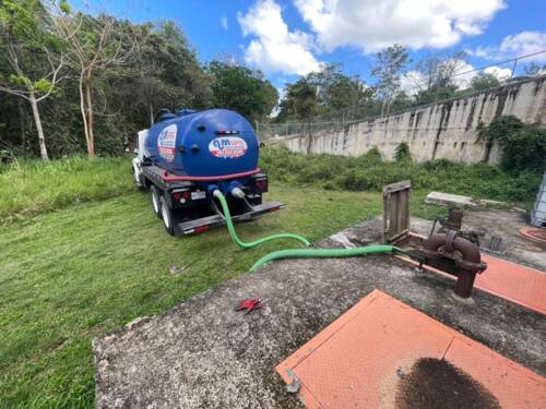                                                                                             AM Septic
•  Vaciado de Pozo Séptico
•  Limpieza trampa de grasa
•  Limpieza y mantenimiento de sistema de bombeo sanitario
•  Residencial, Comercial e Industrial
•  Área oeste, norte y sur
                                                                                    