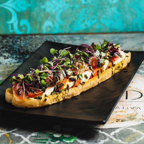 Casilda Cocina Creativa
Restaurante (almuerzos y cena)
Coctelería (con mixólogo)
Cervecería artesanal
Música en vivo (Rooftop)
Cocina Creativa
Servicio de Pick Up