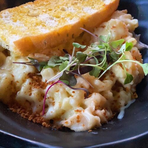 Casilda Cocina Creativa
Restaurante (almuerzos y cena)
Coctelería (con mixólogo)
Cervecería artesanal
Música en vivo (Rooftop)
Cocina Creativa
Servicio de Pick Up