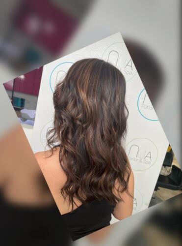 • Estética
• Depilación
• Fibroblast (rostro)
• Remoción de verrugas
• Láser diodo
• Micro agujas
• Brow Tint
• Corte y estilo
• Tratamientos estéticos
• Blow out
• Uñas (acrílicas, gel y dipping)
• Maquillaje profesional
• Masajes
• Manicura/Pedicura
• Color
• Keratina
• Peinado
• Alisado
• Maquillaje para novias y séquito
• Tratamientos de plástica Dos Fios
• Tratamientos de acondicionadores
• Trabajamos con las líneas de cabello Olaplex, Rusk y Brazilian Blowout