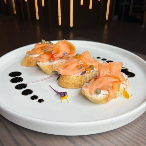                                                                                             Cavas Roof Top
• Restaurante
• Coctelería
• Cervecería artesanal
• Salón de eventos
                                                                                    