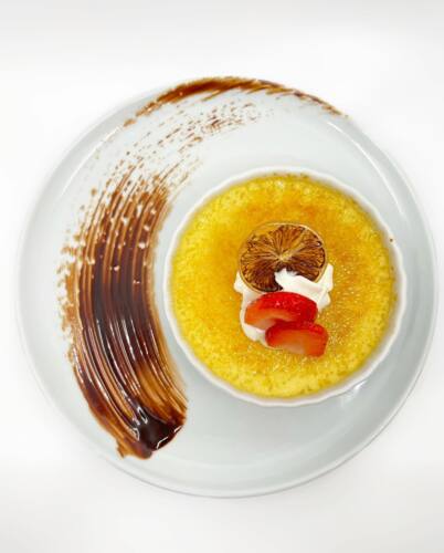                                                                                             Cavas Roof Top
• Restaurante
• Coctelería
• Cervecería artesanal
• Salón de eventos
                                                                                    