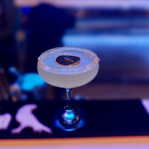                                                                                             Cavas Roof Top
• Restaurante
• Coctelería
• Cervecería artesanal
• Salón de eventos
                                                                                    