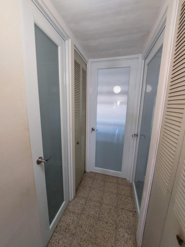                                                                                             King Aluminum
Productos:
• Puertas de pivotes
• Portones de garaje
• Puertas principales
• Puertas de interior
• Puertas de clóset
• Puertas folding
• Puertas con ventana
• Puertas de seguridad
• Portones de patio
• Ventanas projected
• Ventanas casement
• Ventanas de lama

Servicios:
• Construcción liviana
• Adaptación de huecos para puertas y ventanas
• Mochetas
• Cambio de cilindro, cerradura y handel
• Cambio de falleba
• Cambio de cajuela
• Reemplazo de cristales
• Remoción de rejas
• Sadel
                                                                                    