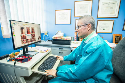                                                                                             Orthodontics Unlimited Dr. Eusebio A. Díaz D.M.D. A.B.O.
Diagnóstico y Tratamiento de Ortodoncia para niños, adolescentes y adultos
Corrección de dientes irregulares o apiñados
Dientes con espacios generalizados
Mordida abierta, cruzada
Sobremordida
Tratamiento Dento Esqueletal para corrección de deformidades
Braces
T Ortodoncia para casos quirúrgicos
                                                                                    