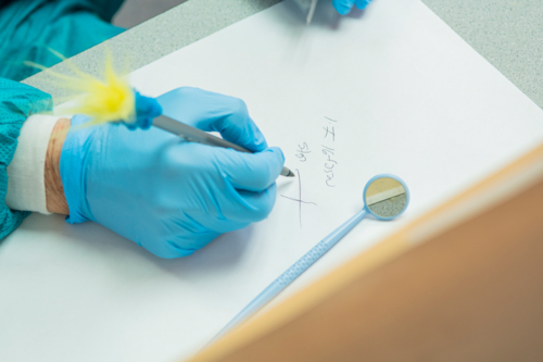                                                                                             Orthodontics Unlimited Dr. Eusebio A. Díaz D.M.D. A.B.O.
Diagnóstico y Tratamiento de Ortodoncia para niños, adolescentes y adultos
Corrección de dientes irregulares o apiñados
Dientes con espacios generalizados
Mordida abierta, cruzada
Sobremordida
Tratamiento Dento Esqueletal para corrección de deformidades
Braces
T Ortodoncia para casos quirúrgicos
                                                                                    