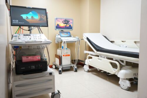                                                                                             • El Dr. Luis J. Torruella diagnostica y trata condiciones del sistema circulatorio, mejor conocidas como condiciones vasculares. 
• El Instituto Vascular del Sur en Ponce también cuenta con su propio laboratorio vascular para cualquier estudio vascular, estudio venoso y sonografía vascular.
                                                                                    