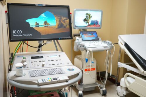                                                                                             • El Dr. Luis J. Torruella diagnostica y trata condiciones del sistema circulatorio, mejor conocidas como condiciones vasculares. 
 • El Instituto Vascular del Sur en Ponce también cuenta con su propio laboratorio vascular para cualquier estudio vascular, estudio venoso y sonografía vascular.
                                                                                    