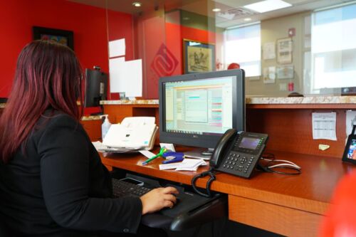                                                                                             • El Dr. Luis J. Torruella diagnostica y trata condiciones del sistema circulatorio, mejor conocidas como condiciones vasculares. 
 • El Instituto Vascular del Sur en Ponce también cuenta con su propio laboratorio vascular para cualquier estudio vascular, estudio venoso y sonografía vascular.
                                                                                    