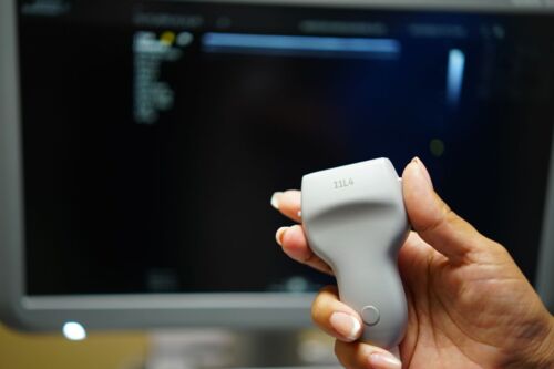                                                                                             • El Dr. Luis J. Torruella diagnostica y trata condiciones del sistema circulatorio, mejor conocidas como condiciones vasculares. 
 • El Instituto Vascular del Sur en Ponce también cuenta con su propio laboratorio vascular para cualquier estudio vascular, estudio venoso y sonografía vascular.
                                                                                    