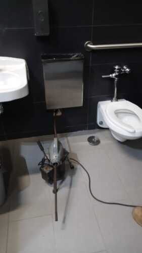 HJ Plumbing
• Servicios de plomería
• Remodelación de baños y cocinas
• Arreglamos Filtraciones (potable y sanitaria)
• Detector de Filtraciones de agua potable
• Destapes Importantes
• Instalación de Cisternas
• Venta de todo tipo de calentadores