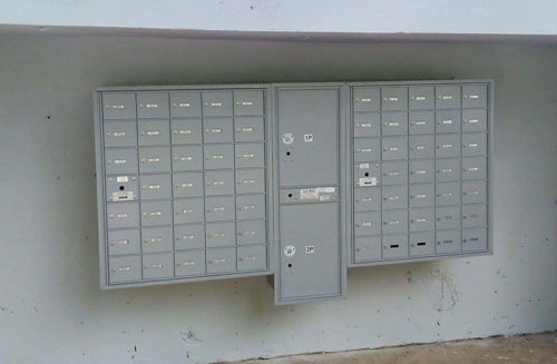                                                                                             • Ofrecemos buzones tanto para interiores y exteriores, como también horizontales y verticales

• Con accesibilidad simple o doble, concentrados, entregando un fácil uso para usted y cumpliendo con las exigencias para facilitar la entrega de la agencia postal.

• Contamos con un completo catálogo que entre otros productos como cajas fuertes que son de alta seguridad para su bien material.

• Los buzones están aprobados por el servicio postal de Estados Unidos (USPS).
                                                                                    