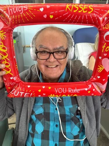                                                                                             Hogar Elisabet "Jardín del Eden"
• Visita de nuestro Médico Generalista con especialidad en Geriatría, 1 vez al mes o cuantas veces se necesite. 
• El equipo de médicos lo componen: Podiatra. (Las visitas de estos especialistas al Hogar son de acuerdo a los requerimientos establecidos por los planes médicos.) 
• Servicios de Ambulancia las 24 horas 
• Laboratorios 
• Farmacia
 • Lavandería los 7 días de la semana 
• Nuestro equipo de trabajo cuenta con enfermeras y personal debidamente adiestrado con capacitaciones especializadas en geriatría, bajo las Normas del Depto. De la Familia.
                                                                                    