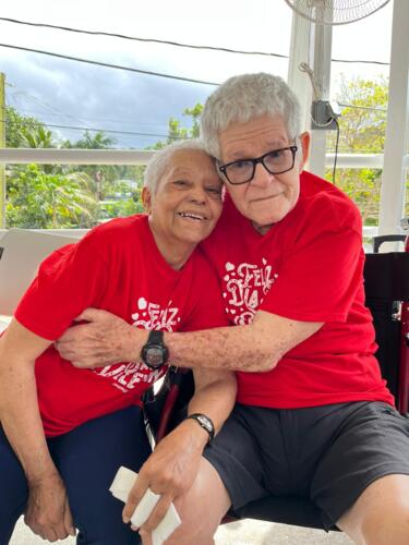                                                                                             Hogar Elisabet "Jardín del Eden"
• Visita de nuestro Médico Generalista con especialidad en Geriatría, 1 vez al mes o cuantas veces se necesite. 
• El equipo de médicos lo componen: Podiatra. (Las visitas de estos especialistas al Hogar son de acuerdo a los requerimientos establecidos por los planes médicos.) 
• Servicios de Ambulancia las 24 horas 
• Laboratorios 
• Farmacia
 • Lavandería los 7 días de la semana 
• Nuestro equipo de trabajo cuenta con enfermeras y personal debidamente adiestrado con capacitaciones especializadas en geriatría, bajo las Normas del Depto. De la Familia.
                                                                                    