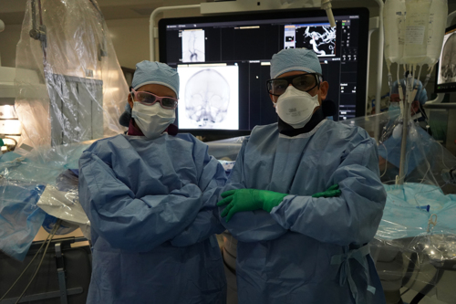 Condiciones tratadas por Neurocirugía Endovascular:
• Embolizaciones Aneurismas Cerebrales en adultos y niños
• Embolizaciones Malformaciones Vasculares Cerebrales y de Espina en adultos y niños
• Embolizaciones de Tumores Cerebrales y Espina preoperatorio
• Embolizaciones Fístulas Arteriovenosas en adultos y niños
• Tratamiento agudo de Derrames Cerebrales, Isquémicos y Hemorrágicos
• Estenosis Carotídea - angioplastia y stent
• Embolización de Hemangiomas Cutáneos
• Arteriografía Diagnóstica (DSA) / Terapéutica de cerebro y espina
• Cirujano Neuro-Endovascular