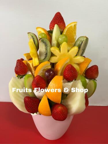                                                                                             • Arreglos de frutas y flores
• Fresas con chocolate
• Recordatorios & paletas de chocolate
• Canastas gourmet
• Frappes y batidas de frutas naturales 
• Coordinación de eventos
• Paletas de bizcocho con chocolate
                                                                                    