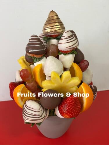                                                                                             • Arreglos de frutas y flores
• Fresas con chocolate
• Recordatorios & paletas de chocolate
• Canastas gourmet
• Frappes y batidas de frutas naturales 
• Coordinación de eventos
• Paletas de bizcocho con chocolate
                                                                                    
