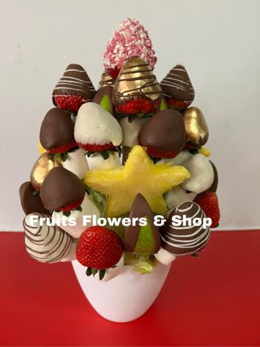                                                                                             • Arreglos de frutas y flores
• Fresas con chocolate
• Recordatorios & paletas de chocolate
• Canastas gourmet
• Frappes y batidas de frutas naturales 
• Coordinación de eventos
• Paletas de bizcocho con chocolate
                                                                                    