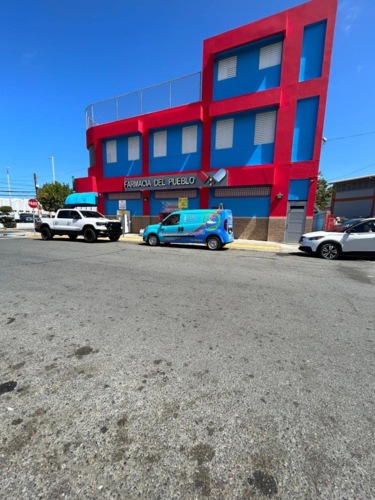 • Farmacia
• Medicamentos
• Regalos
• Perfumería
• Maquillaje
• Envolturas de regalo
• Efectos escolares
• Venta Loto
• Productos Naturales