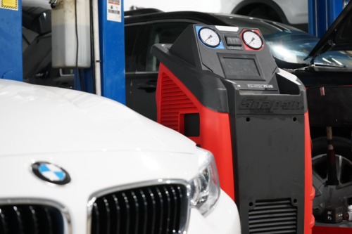                                                                                             EUROTECHNIQUES
Reparación autos europeos
taller de mecánica
taller de mecánica en Bayamón
reparación de carros japoneses 
mantenimiento para carros
                                                                                    