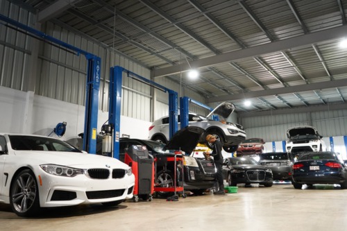                                                                                             EUROTECHNIQUES
Reparación autos europeos
taller de mecánica
taller de mecánica en Bayamón
reparación de carros japoneses 
mantenimiento para carros
                                                                                    