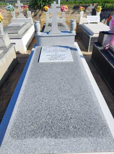                                                                                             • Revestimiento de panteones en Granito, Terrazo o Mármol
• Lápidas con foto láser
• Mensaje de su preferencia
• Accesorios para cementerios
• Tiestos
• Cruces
• Tapas
• Marcos
• Respaldos
• Estimados Gratis
• Entrega rápida!
                                                                                    