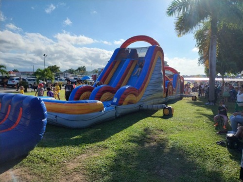                                                                                             • Casas de brinco
• Chorreras de Agua
• Carrera de obstáculos
• Toro mecánico
• Cañon de espuma
• Cancha de Voleibol
• Meltdown
• Algodón
• Popcorn
• Alquiler de sillas y mesas
                                                                                    