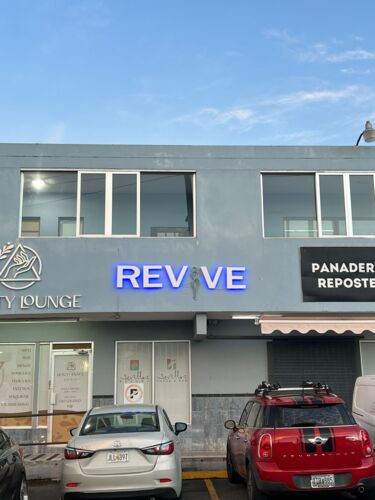                                                                                             • Limpieza Profunda
• Microdermabrasión
• Dermaplaning 
• Hidratación profunda 
• Tratamiento para manchas 
• Hidratación para el contorno de ojos, labios y cuello
• Tratamiento de Fotoregeneración Celular
• Tratamiento de Parafina 
• Tratamiento para piel con Acné
                                                                                    