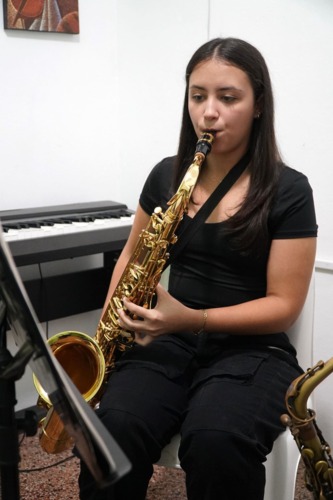 • Clases a domicilio y en línea
• Clases de piano, guitarra, violín, batería, saxofón y otros.
• Se preparan estudiantes para escuelas especializadas en música
• Piano School for Kids 3 años - 6 años
• Niños 6 años - 11 años
• Jóvenes 12 - 17 años
• Adultos 18 años - en adelante
• Retirados y Seniors 55+