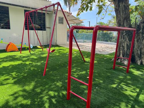 • Cuidado Diurno/Centros
• Nurseries (Guarderías)
• Escuelas - Privadas
• Colegios/Academias